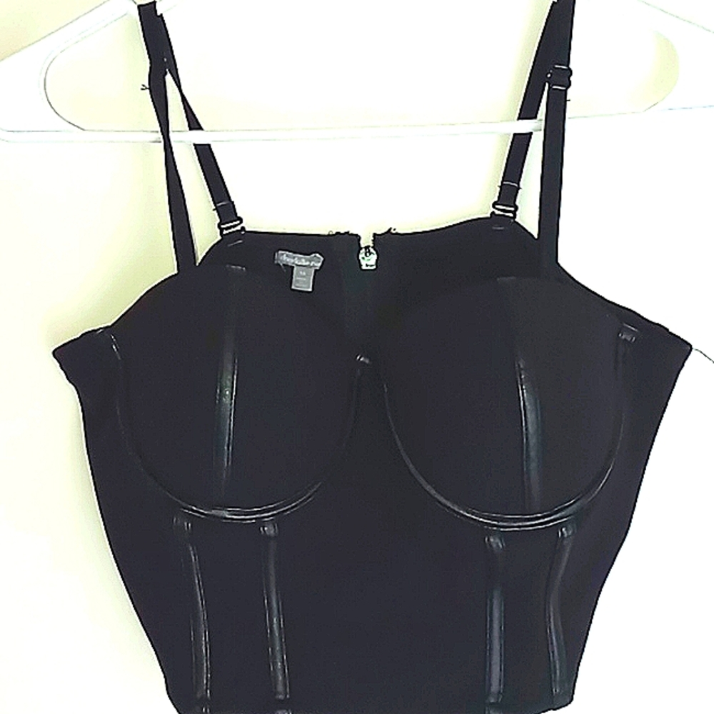 Black Charlotte Russe Halter Top/Blk